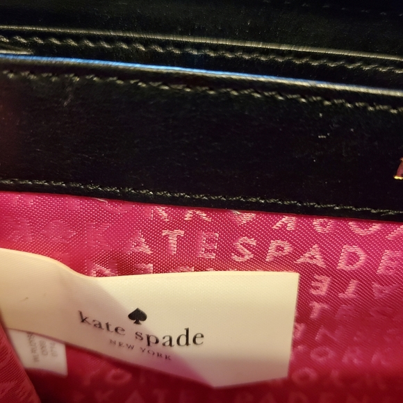 Kate Spade Penn Valley Neha Wallet - Picture 8 of 13